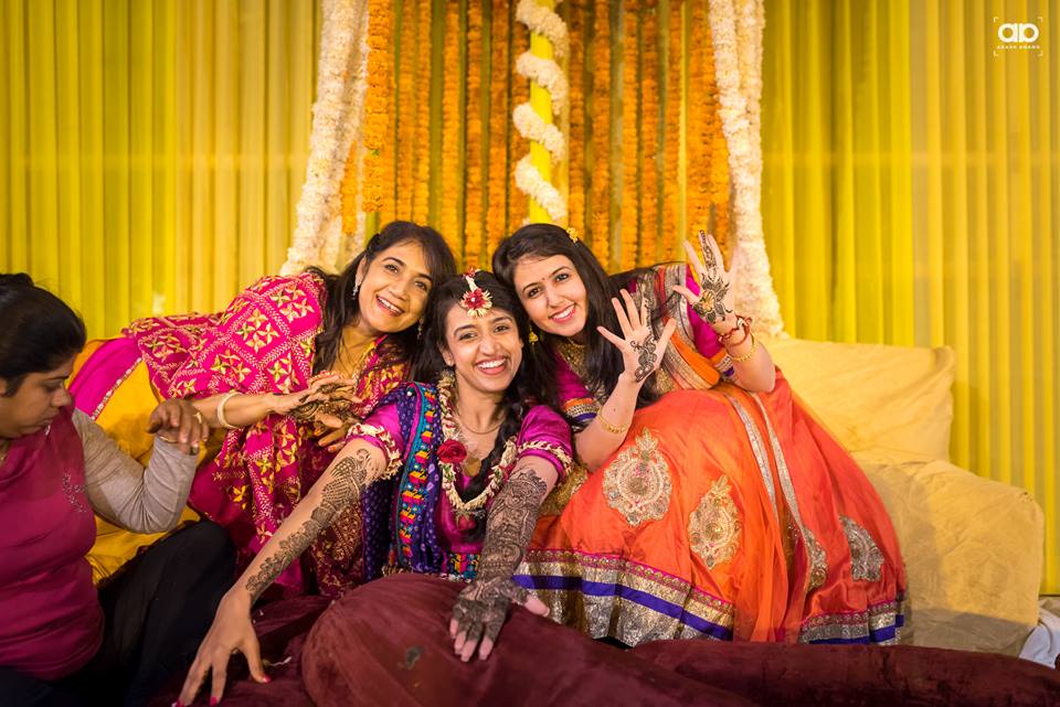 Bride with her gang. by Akash Anand Photography Wedding-photography | Weddings Photos & Ideas