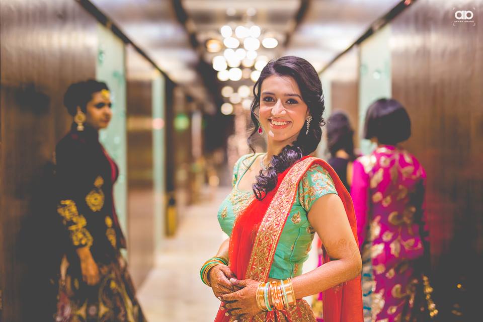 A simple bride on her wedding reception. by Akash Anand Photography Wedding-photography | Weddings Photos & Ideas