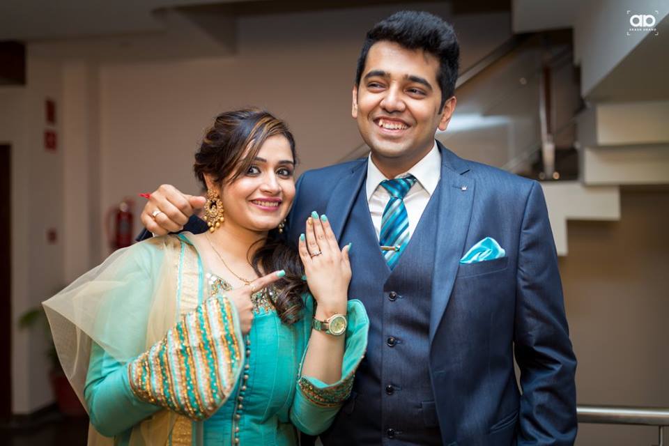 We just got hitched. by Akash Anand Photography Wedding-photography | Weddings Photos & Ideas