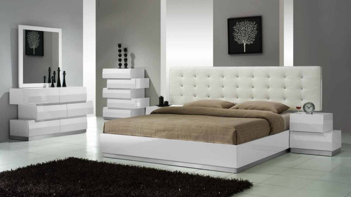 Pale Shade Sleek Bed And Marble Flooring In Bedroom by Hemant Sahni Bedroom Modern | Interior Design Photos & Ideas