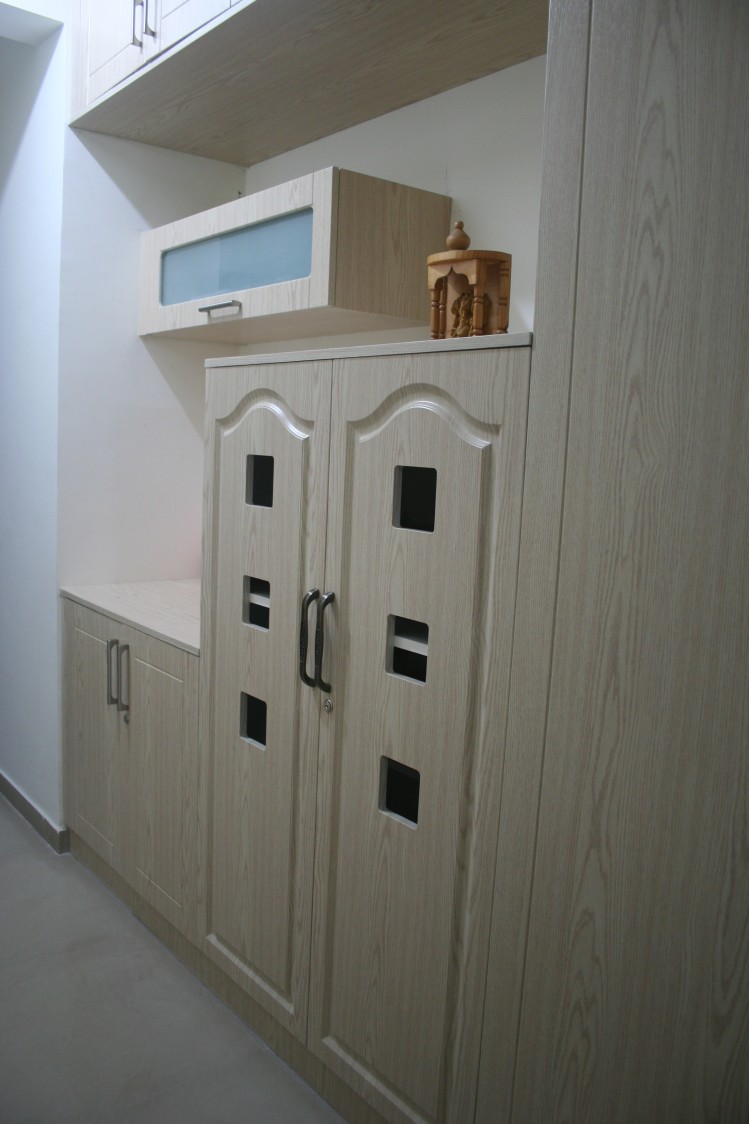 Creamy Closets by 3A Architects Inc