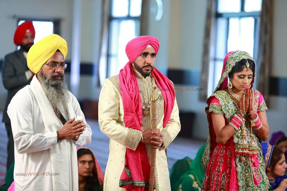 A Stunning Couple . by Vinny Virdi Photography Wedding-photography Wedding-dresses Bridal-jewellery-and-accessories | Weddings Photos & Ideas