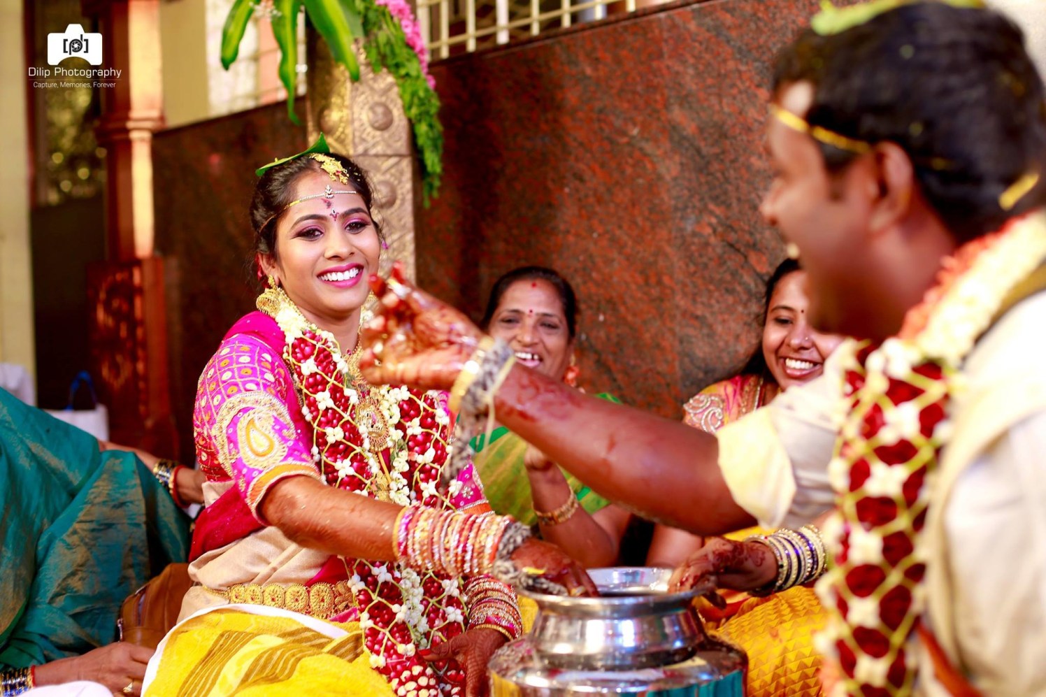 Couple Shots by Dilip Wedding-photography | Weddings Photos & Ideas