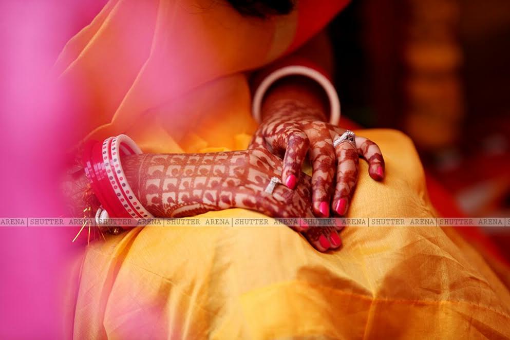 Flaunting henna by SHUTTER ARENA Wedding-photography | Weddings Photos & Ideas