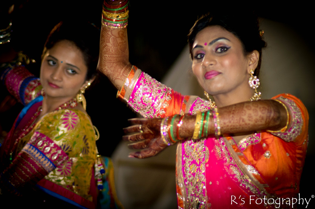 Bridal accessories and mehendi! by Roma Patel Photography Wedding-photography | Weddings Photos & Ideas