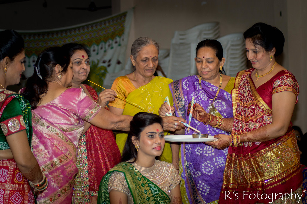 Special traditions! by Roma Patel Photography Wedding-photography | Weddings Photos & Ideas