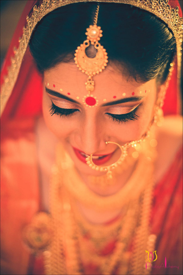 Gilded glory by Photo Alchemy Wedding-photography Bridal-jewellery-and-accessories Bridal-makeup | Weddings Photos & Ideas