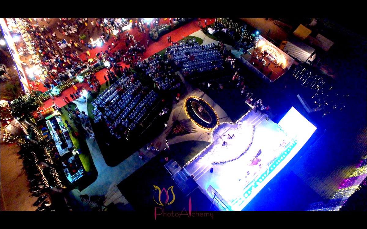 Enormous stage by Photo Alchemy Wedding-photography | Weddings Photos & Ideas