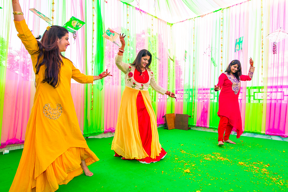 Dancing in the love tunes! by Studio RGB Wedding-photography | Weddings Photos & Ideas
