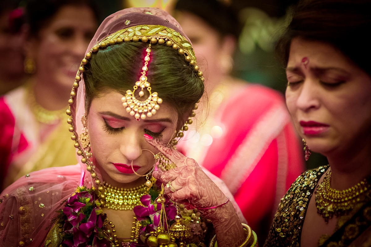 The bride gets nostalgic! by Studio RGB Wedding-photography | Weddings Photos & Ideas