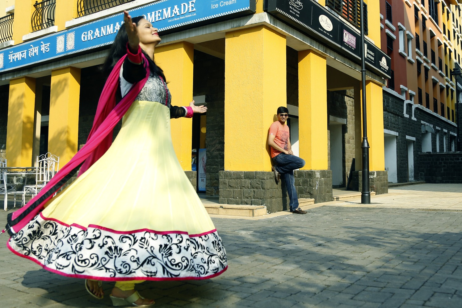 Receiving all your love by Shobha Dhillon Wedding-photography | Weddings Photos & Ideas