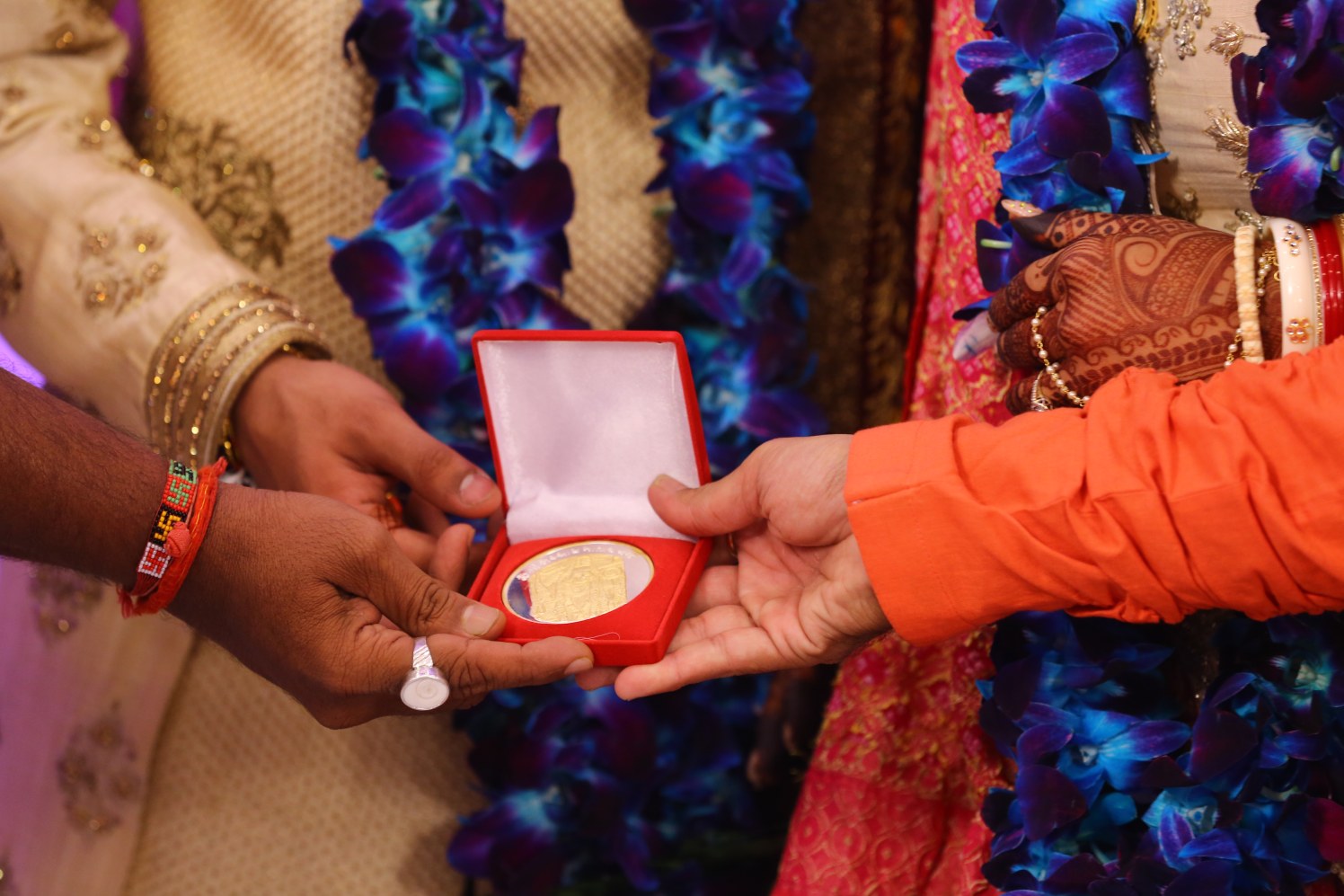 Auspicious gifts by Shobha Dhillon Wedding-photography | Weddings Photos & Ideas