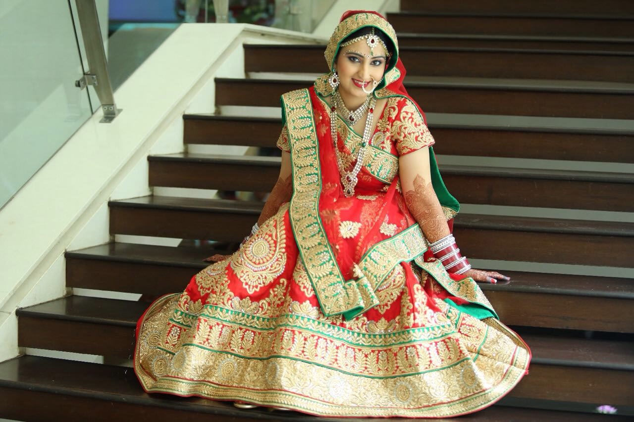 Bridal outfit and makeup by Heena Video Wedding-photography | Weddings Photos & Ideas