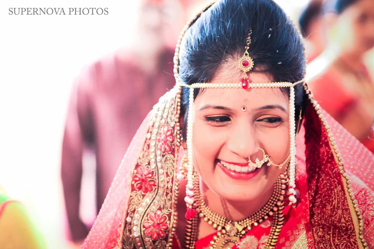Bridal makeup and accessories by Supernova Photos Wedding-photography Bridal-jewellery-and-accessories | Weddings Photos & Ideas