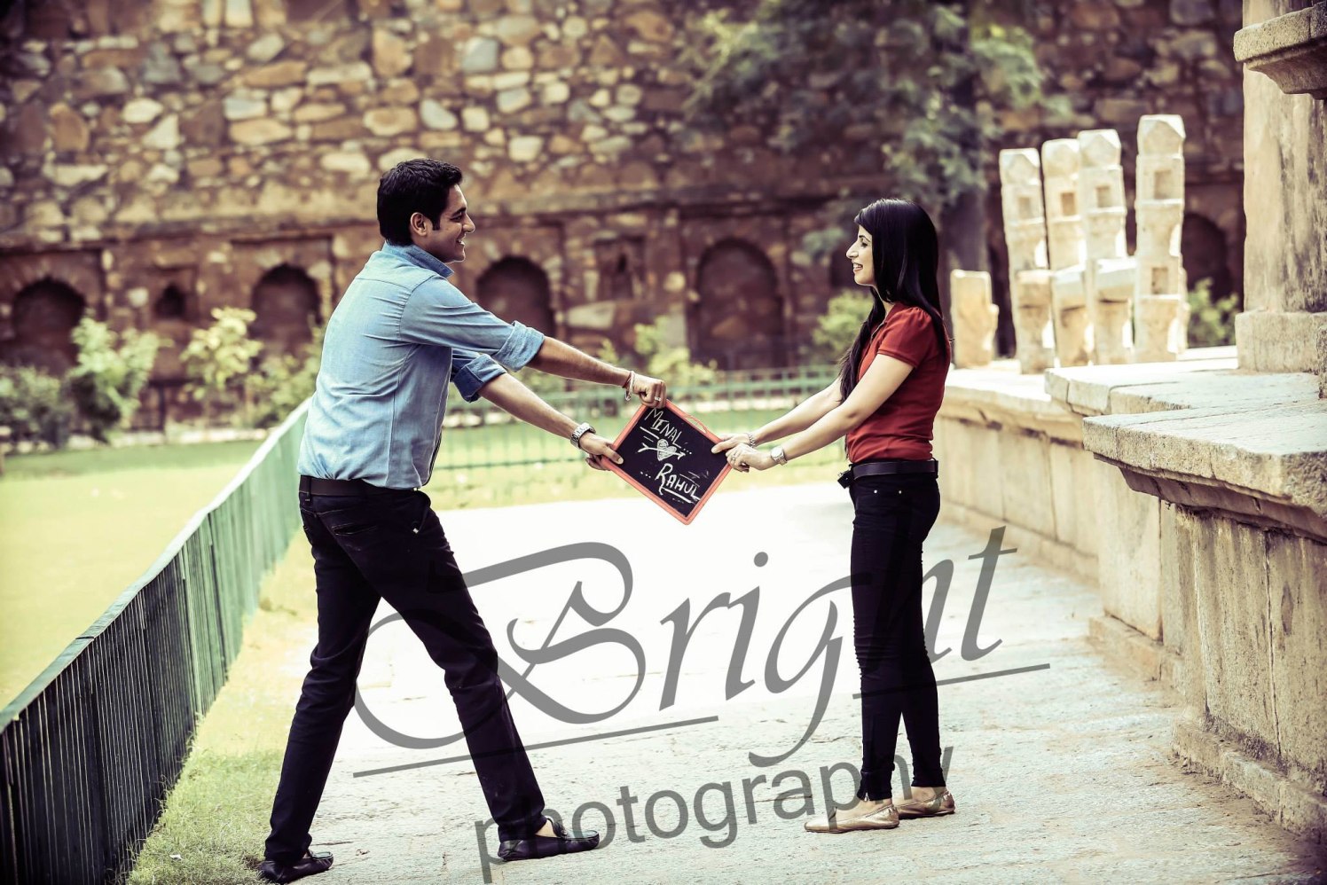 Outdoor Pre-Wedding Shoot Ideas by Gitesh Dhawan Wedding-photography | Weddings Photos & Ideas