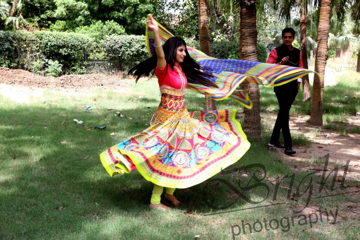 Colorful Anarkali For Pre-Wedding Shoot by Gitesh Dhawan Wedding-photography | Weddings Photos & Ideas