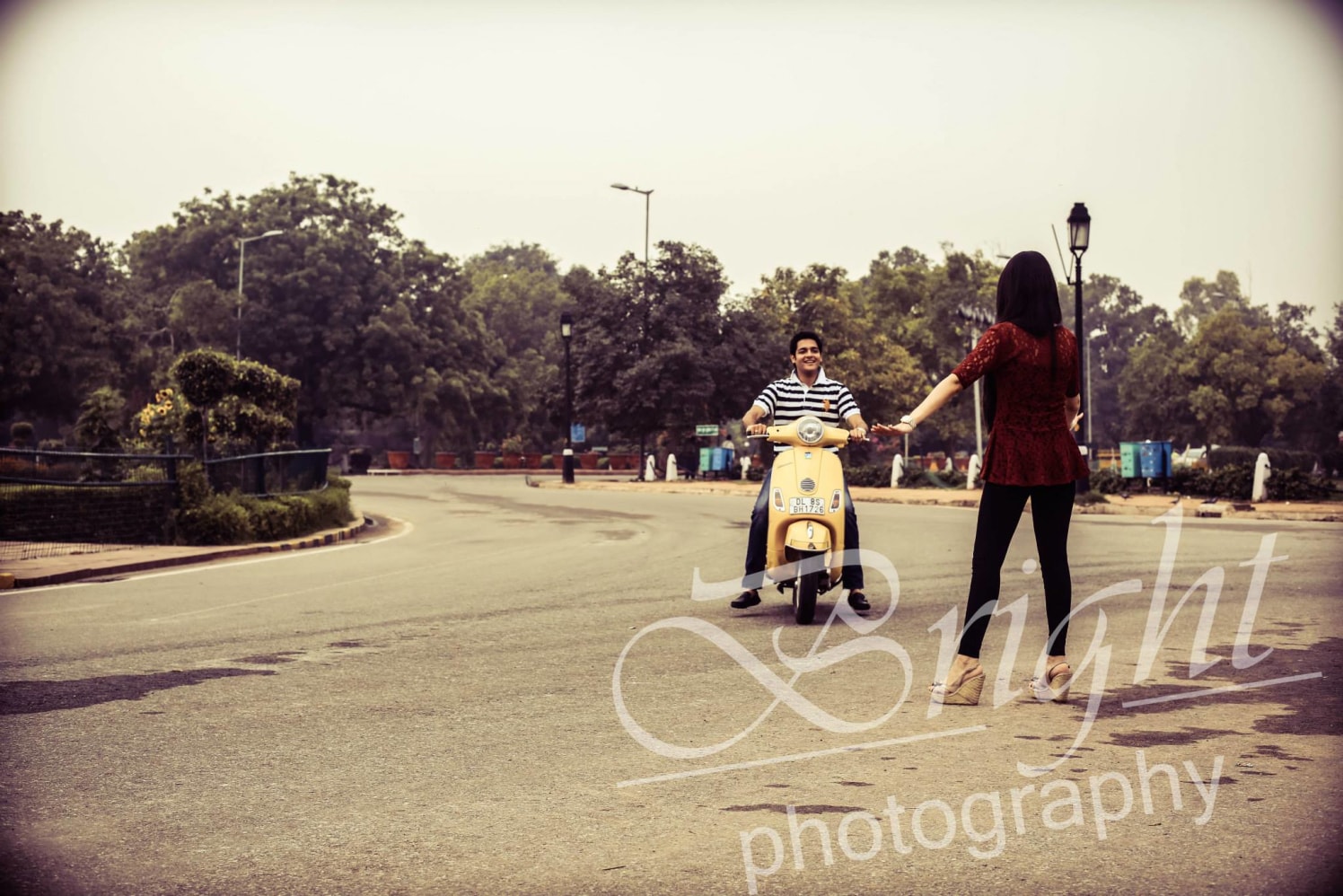 Lift please! by Gitesh Dhawan Wedding-photography | Weddings Photos & Ideas