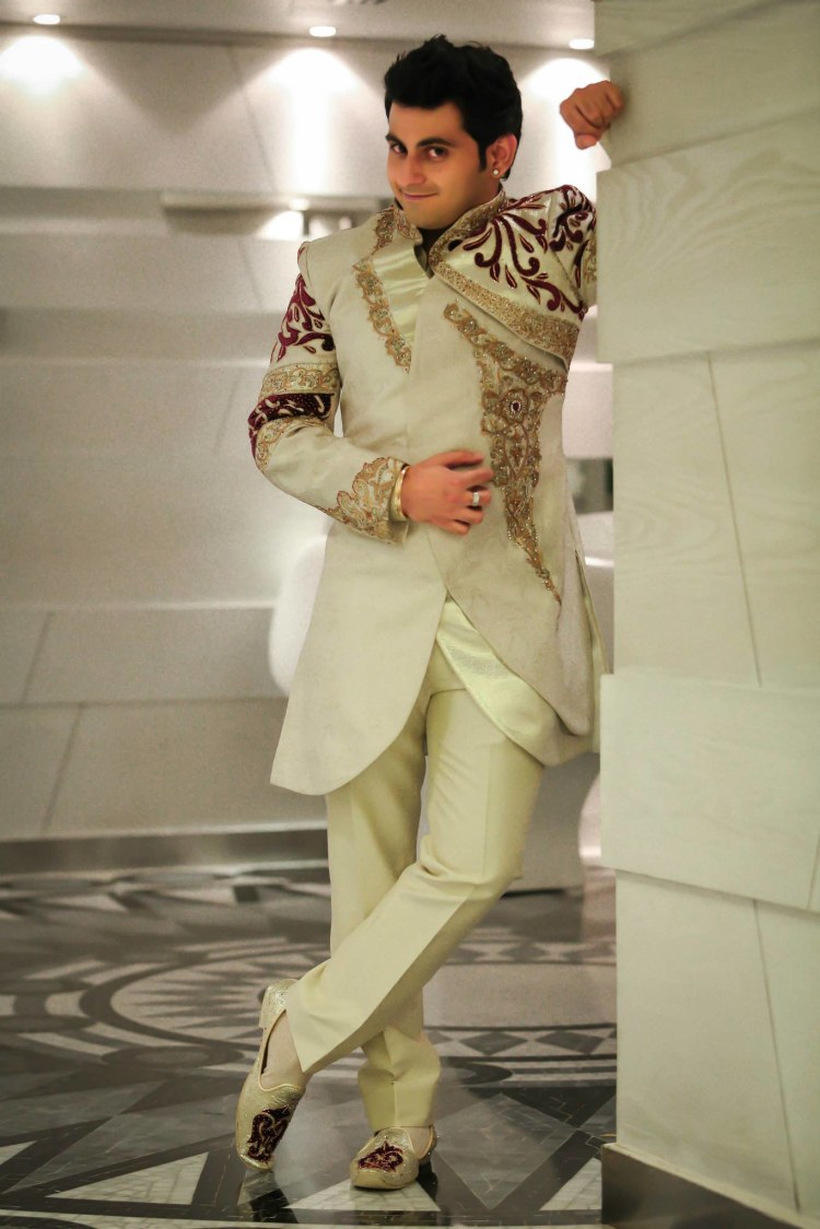 Enchanting Groom In White Sherwani by Gitesh Dhawan Wedding-photography Groom-wear-and-accessories | Weddings Photos & Ideas