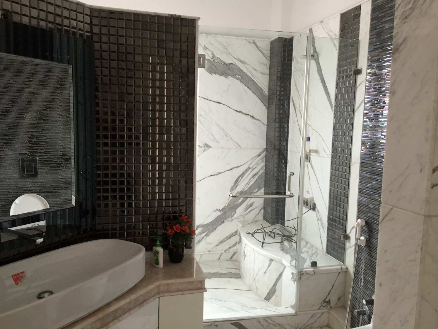 Bathroom With Glass Partition by Tarique Anwar Bathroom Contemporary | Interior Design Photos & Ideas