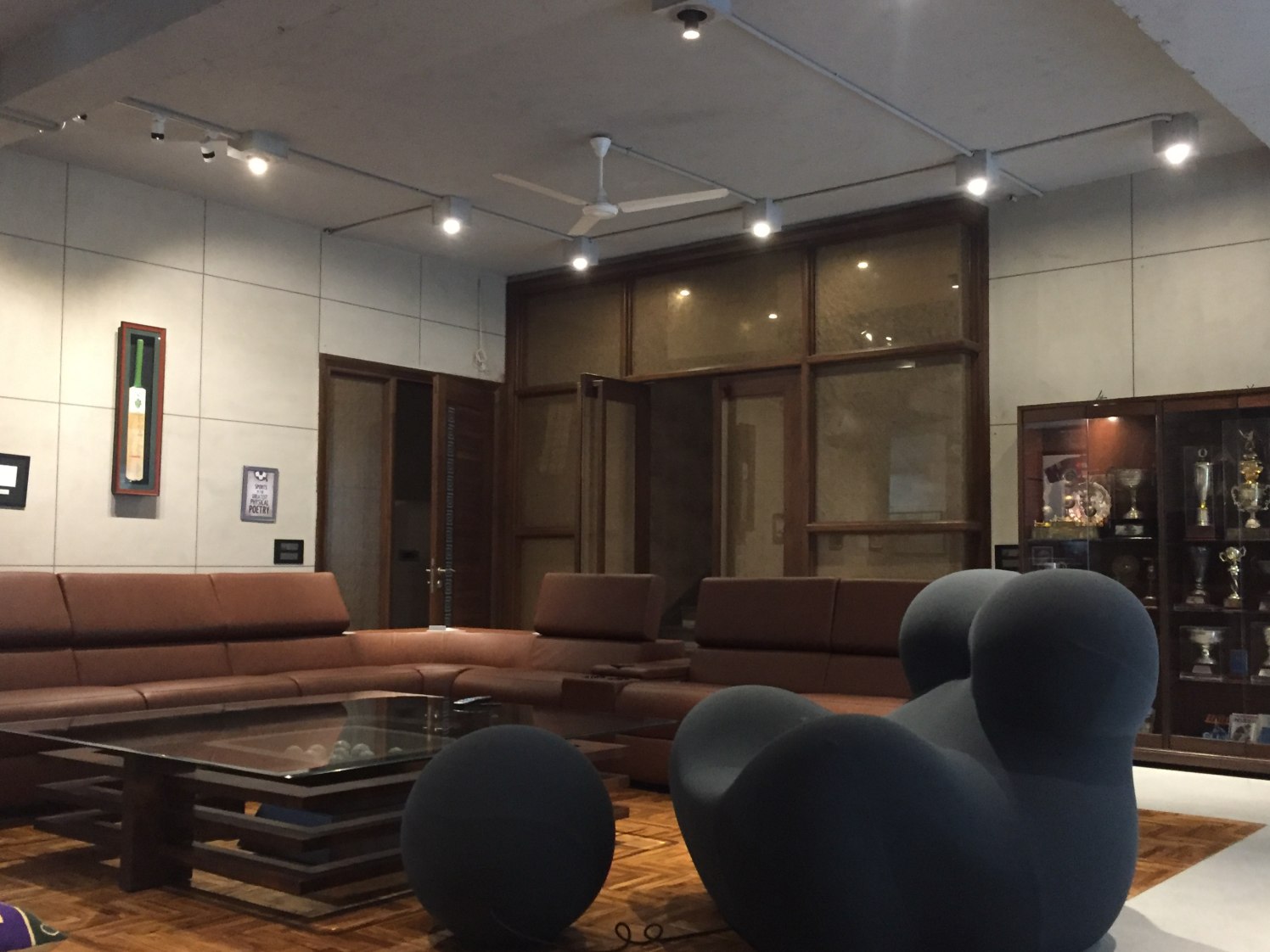 Living Room With Sectional Sofa by Tarique Anwar Living-room Modern | Interior Design Photos & Ideas
