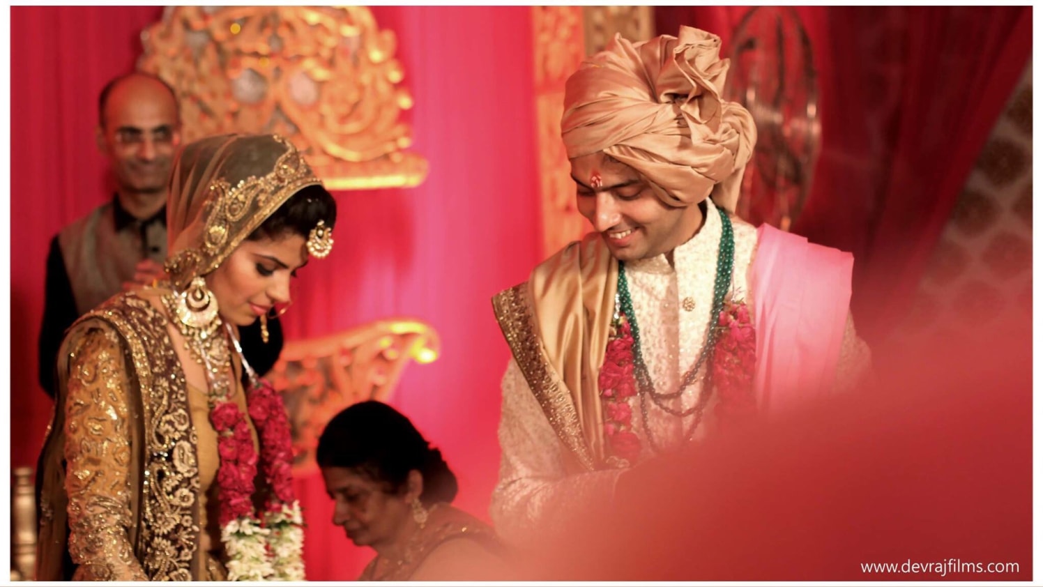 Preparing for ritual by DEV RAJ FILMS & PHOTOGRAPHY Wedding-photography | Weddings Photos & Ideas