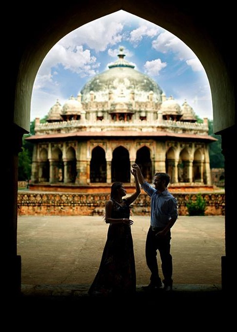 The hi five by DEV RAJ FILMS & PHOTOGRAPHY Wedding-photography | Weddings Photos & Ideas