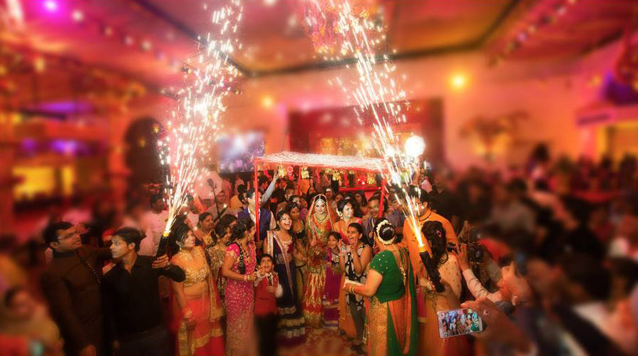 Firecrackers by DEV RAJ FILMS & PHOTOGRAPHY Wedding-photography | Weddings Photos & Ideas