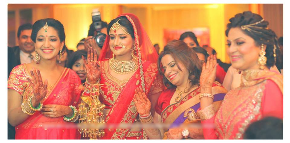 Flaunting henna tattoos by DEV RAJ FILMS & PHOTOGRAPHY Wedding-photography | Weddings Photos & Ideas