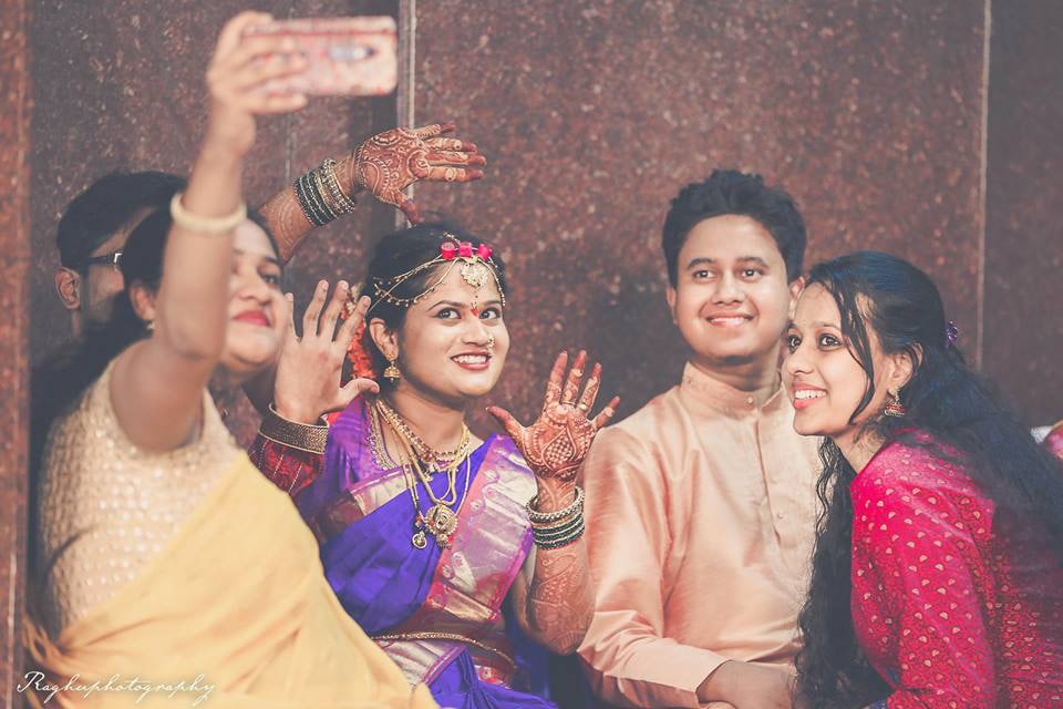 Bride's Selfie With The Family by Raghu Raj Wedding-photography | Weddings Photos & Ideas