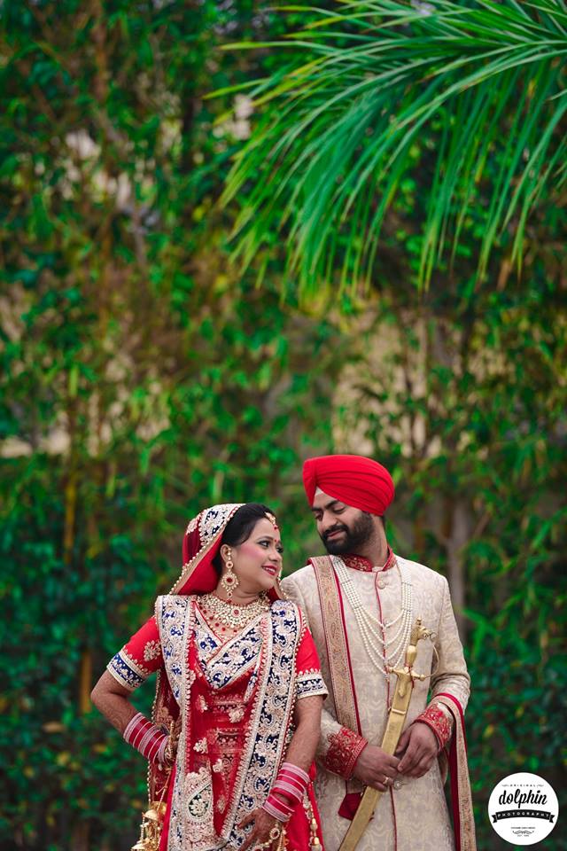 Glancing at each other by Dolphin Photography Wedding-photography | Weddings Photos & Ideas