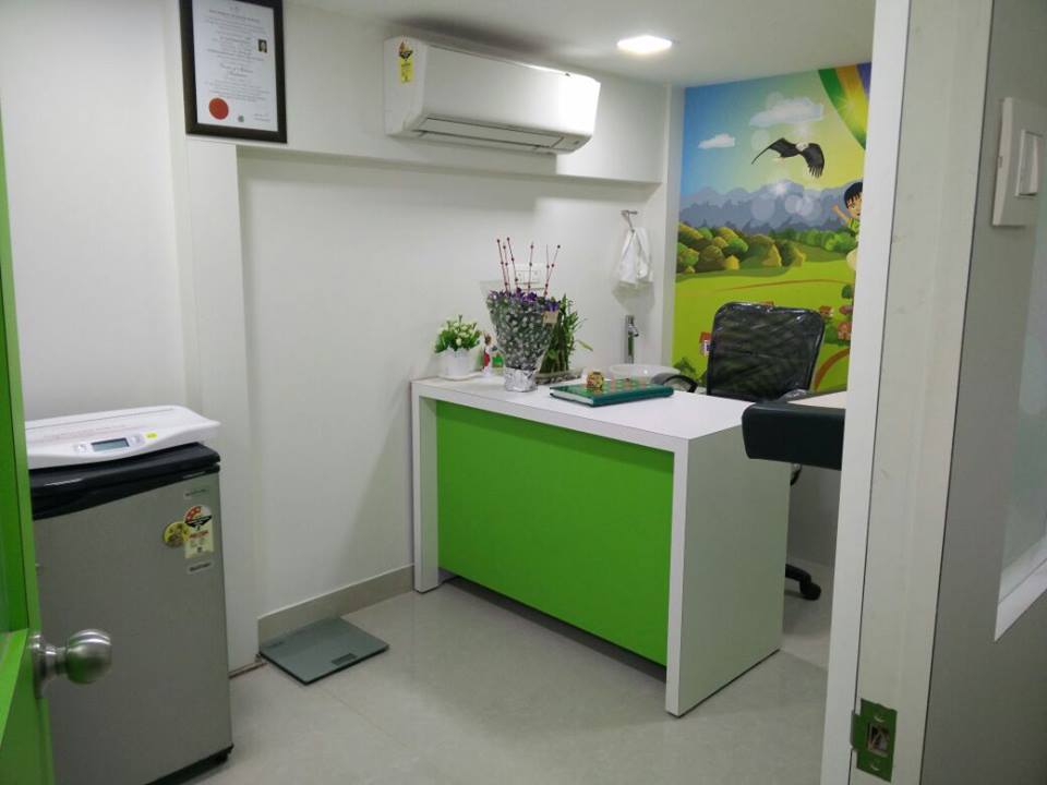 Green office decor by Mohammed Saeed Tanwar Contemporary | Interior Design Photos & Ideas