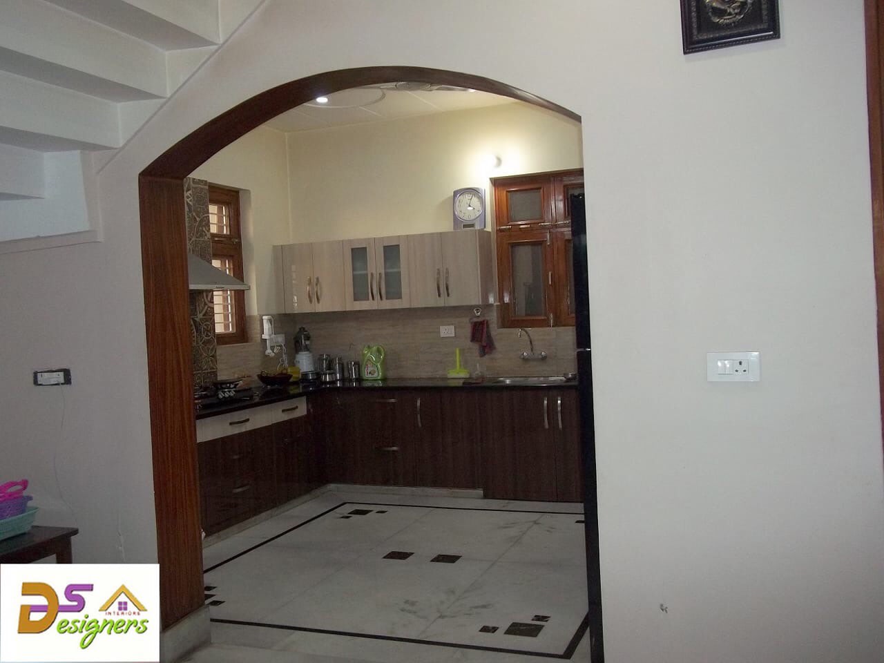 Kitchen With Mounted Wooden Cabinets by Shivraj Singh Modular-kitchen Traditional | Interior Design Photos & Ideas