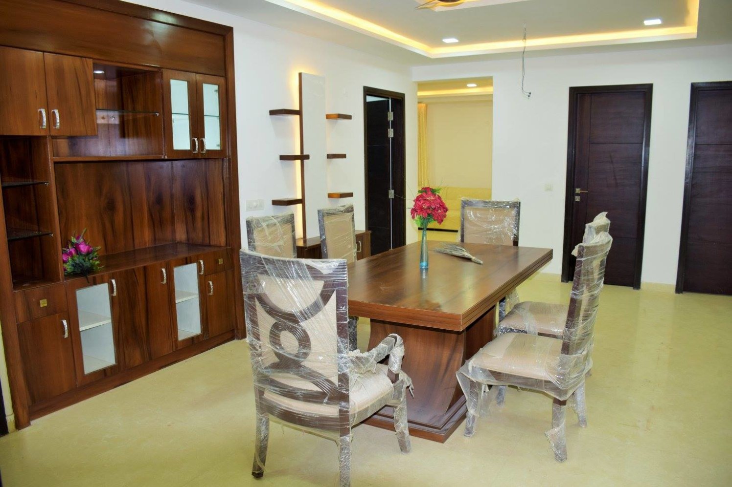 The homely feeling by Icraft Designz and Interiors