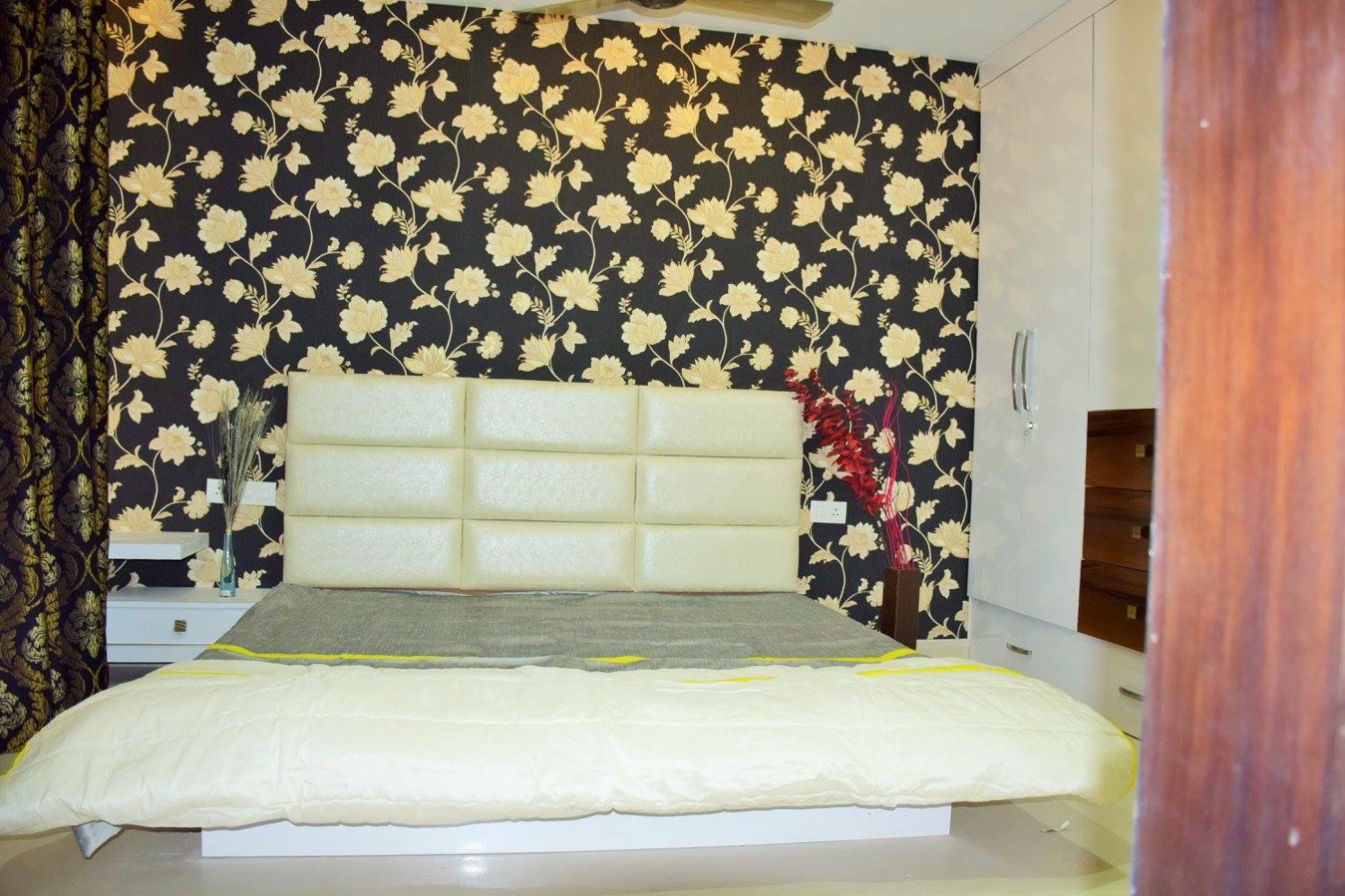 The Black Floral by Icraft Designz and Interiors Contemporary | Interior Design Photos & Ideas