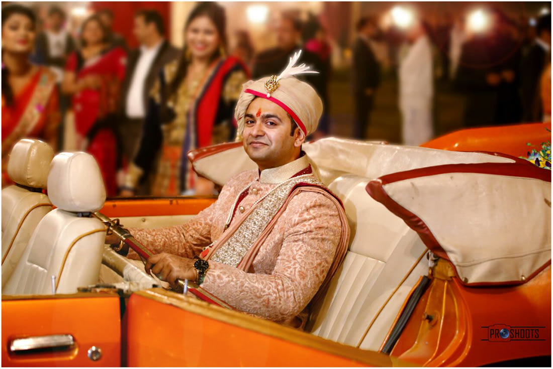 Groom's Grand Entry On Vintage Car by Abhimanyu Jindal Wedding-photography Groom-wear-and-accessories | Weddings Photos & Ideas