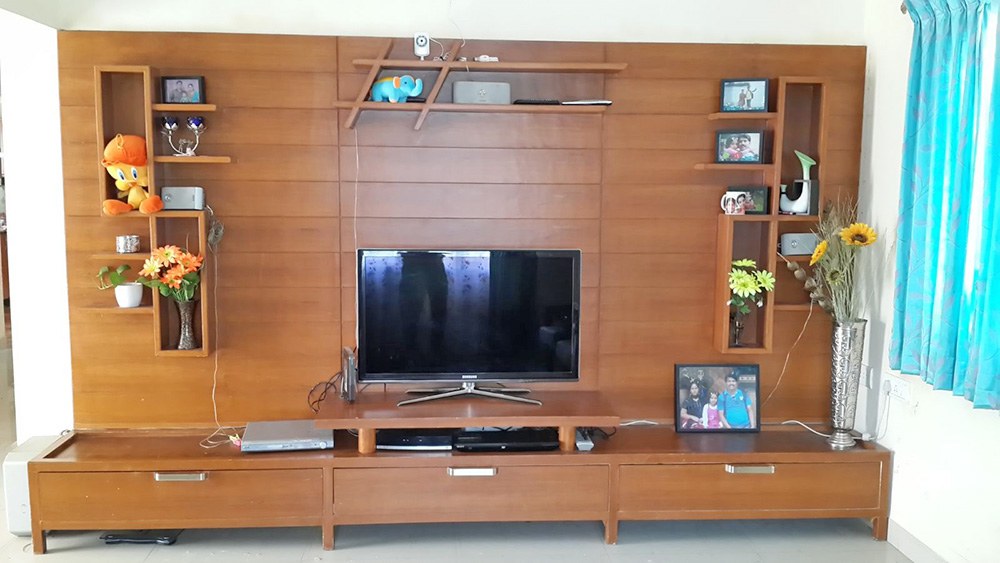 A TV cum Display Unit. by Saikrupa Interiors Living-room Modern | Interior Design Photos & Ideas