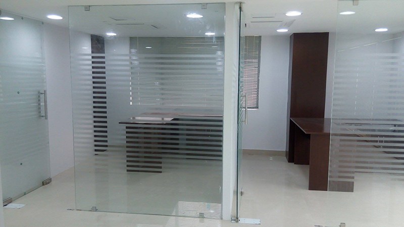 Office Cabins. by Globe Interiors Modern | Interior Design Photos & Ideas