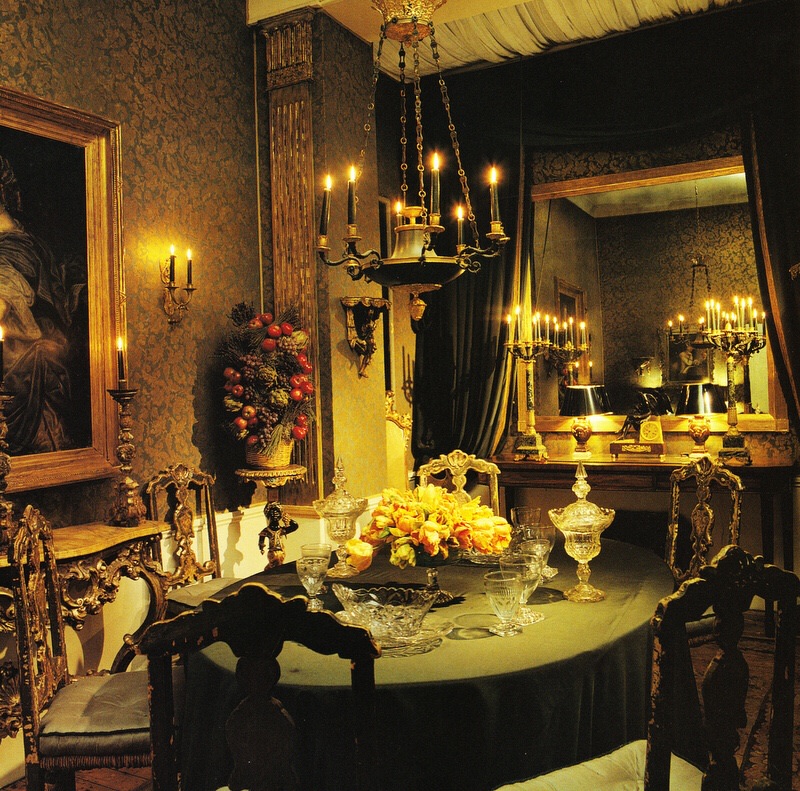 A Royal Dining Room. by Clarus Interiors and Designers Dining-room Vintage | Interior Design Photos & Ideas