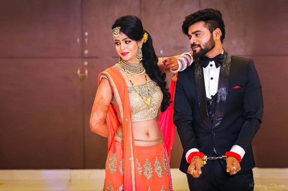 Arrested in love! by Shrutika Sarang Photography Wedding-photography | Weddings Photos & Ideas