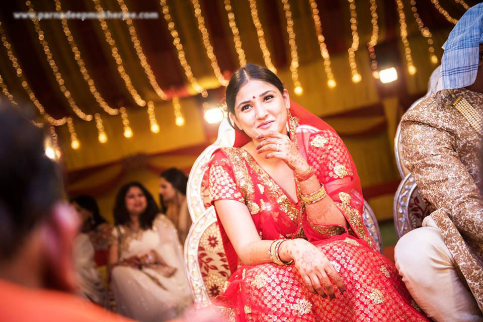 Bride strikes a pose! by Parnadeep Mukherjee Photography Wedding-photography | Weddings Photos & Ideas