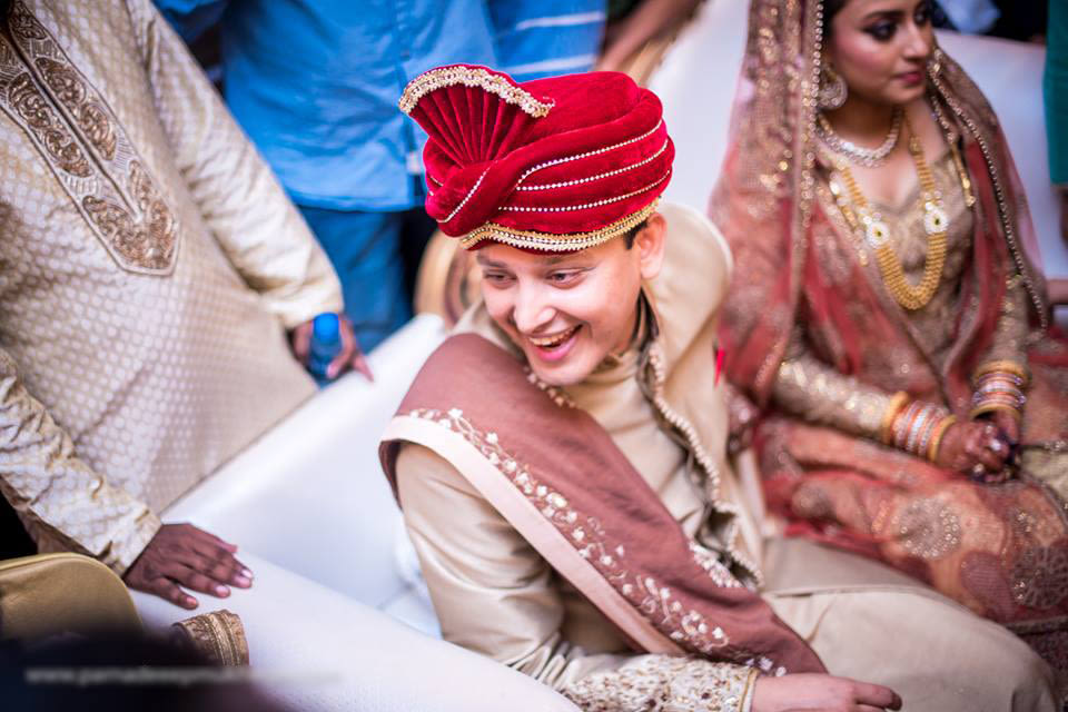 Ecstatic smiles! by Parnadeep Mukherjee Photography Wedding-photography | Weddings Photos & Ideas