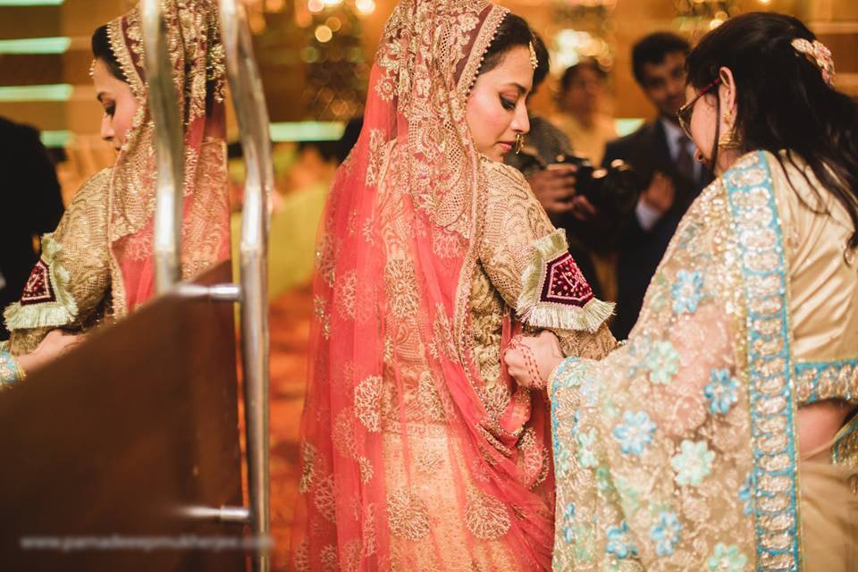 The traditions! by Parnadeep Mukherjee Photography Wedding-photography | Weddings Photos & Ideas