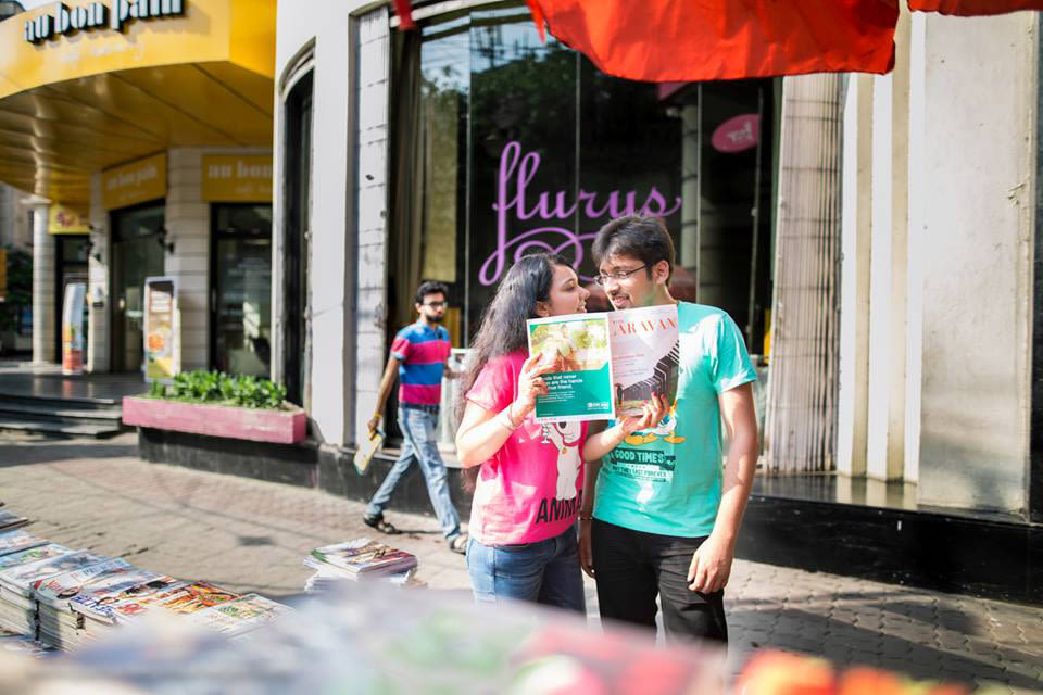 Chatty duo! by Parnadeep Mukherjee Photography Wedding-photography | Weddings Photos & Ideas