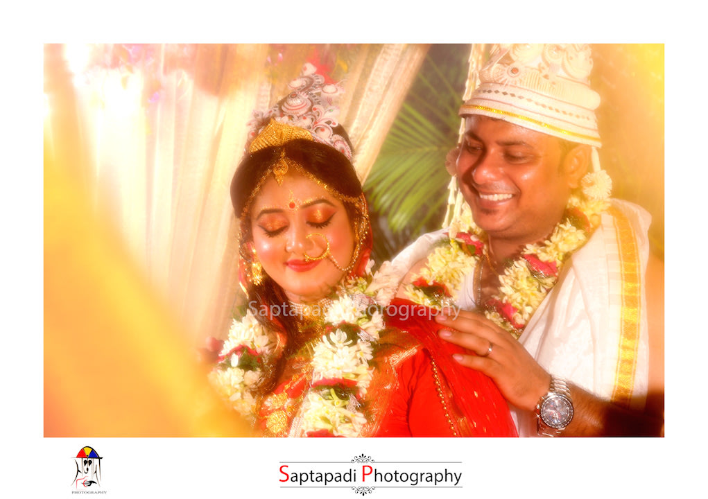 Bride And Groom In Traditional Mukut by Saptapadi Photography Wedding-photography Bridal-jewellery-and-accessories Groom-wear-and-accessories | Weddings Photos & Ideas