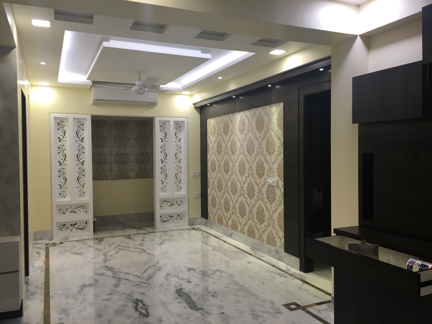 Marble Courtyard by Rishi Mukherjee Indoor-spaces Traditional | Interior Design Photos & Ideas