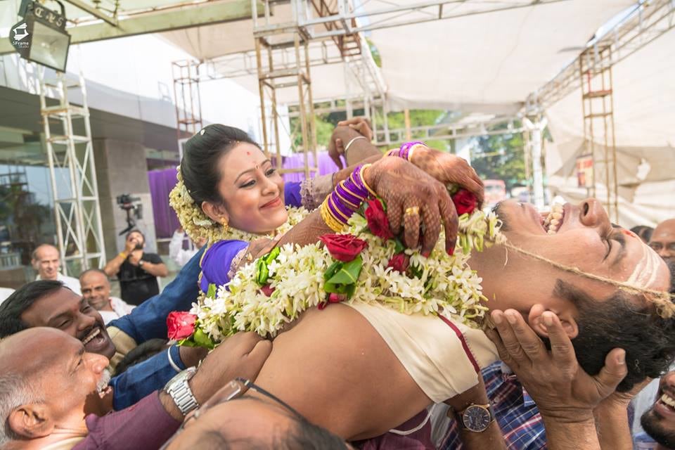 Varmaala Shot by 5Frame Studio Wedding-photography | Weddings Photos & Ideas