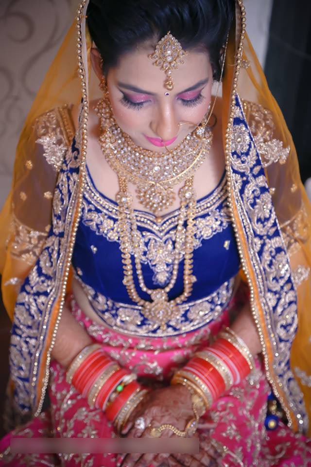 Bride Wearing Delicate Bridal Jewelery by Mohit Wedding-photography Bridal-jewellery-and-accessories Bridal-makeup | Weddings Photos & Ideas