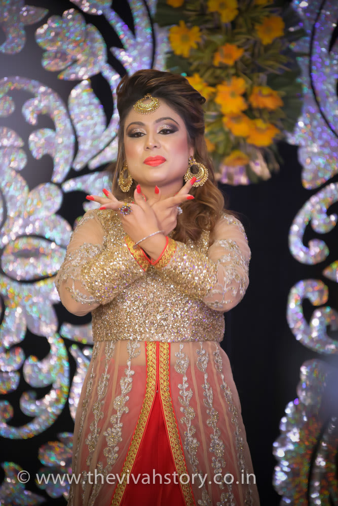 Perfect Engagement Day Look For The Bride-To-Be by Mohit Wedding-photography Bridal-jewellery-and-accessories Bridal-makeup | Weddings Photos & Ideas