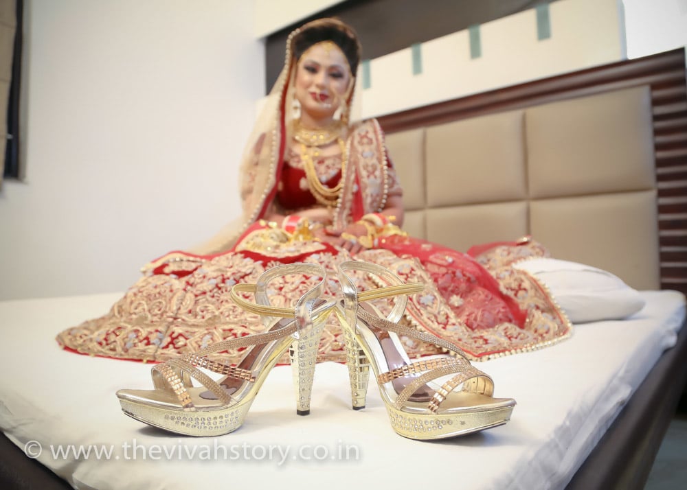 Glittering Footwear For The Bride by Mohit Wedding-photography Bridal-jewellery-and-accessories | Weddings Photos & Ideas