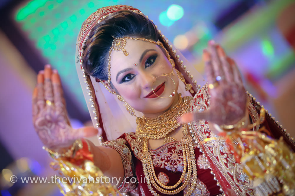 Bold Makeup For The Bride On Wedding Day by Mohit Wedding-photography Bridal-jewellery-and-accessories Bridal-makeup | Weddings Photos & Ideas